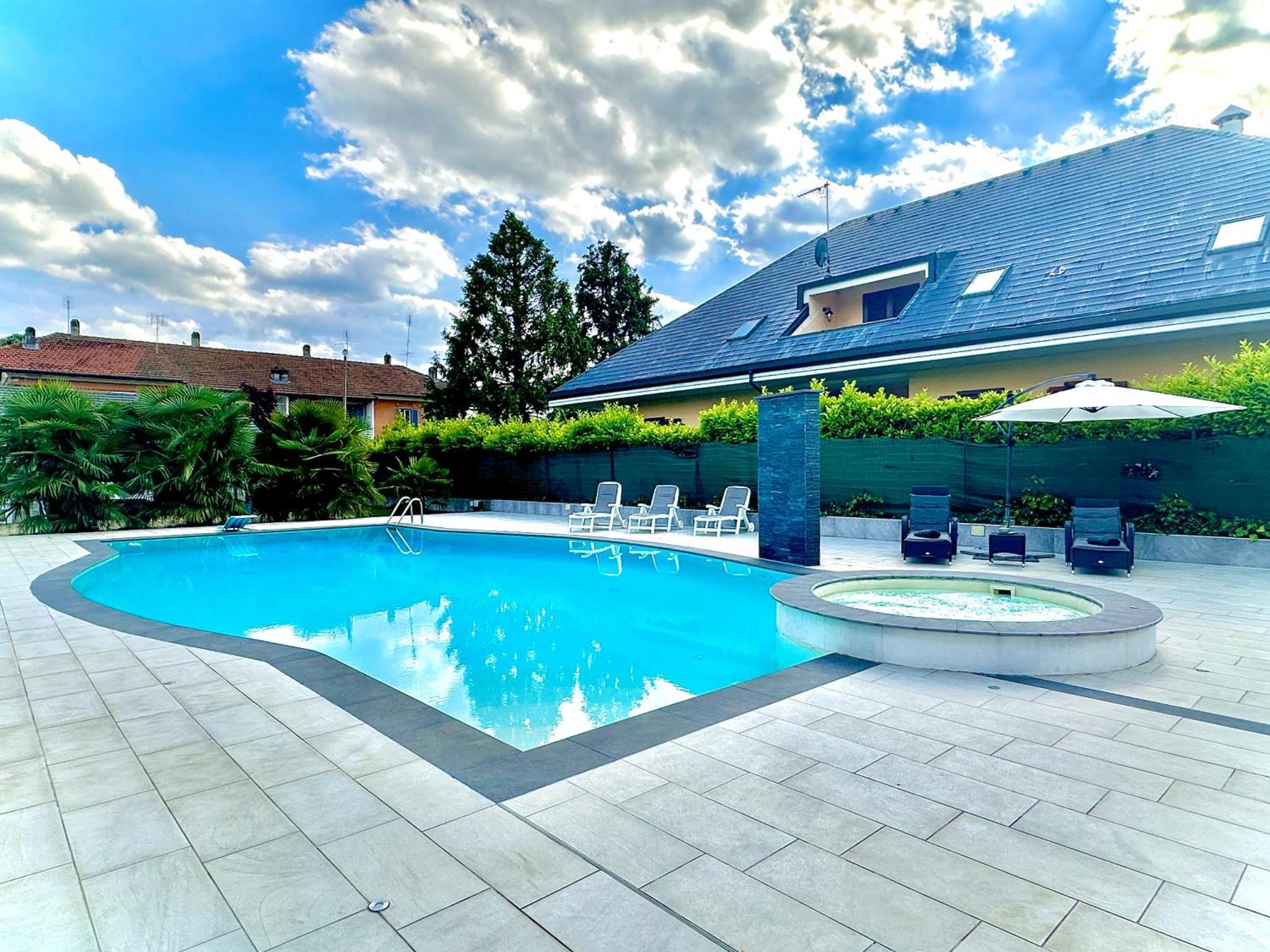Appartamento In Villa Con Piscina Privata E Jacuzzi Ad Uso Esclusivo Rivarolo Canavese Eksteriør bilde