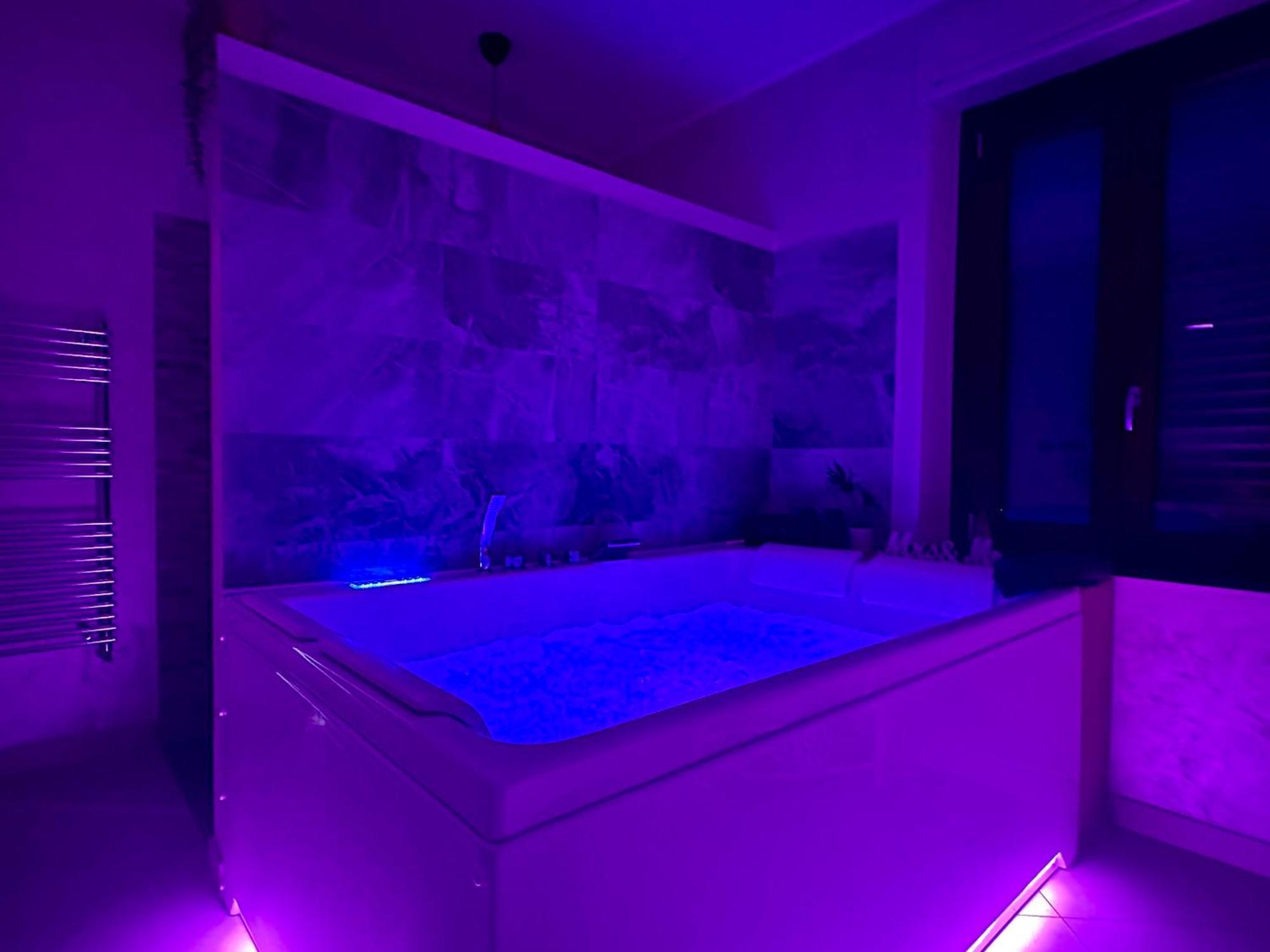 Appartamento In Villa Con Piscina Privata E Jacuzzi Ad Uso Esclusivo Rivarolo Canavese Eksteriør bilde